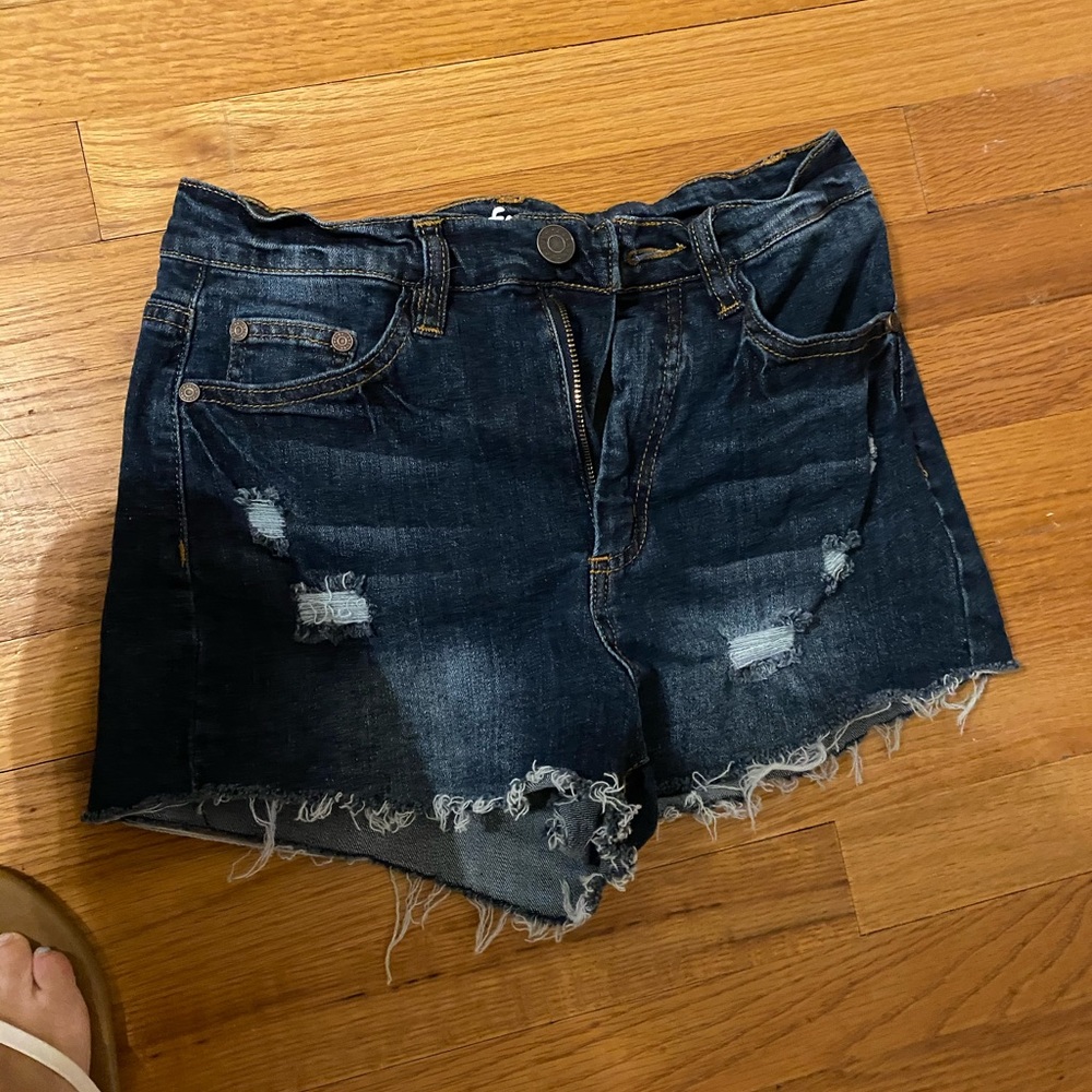 BRAND NEW REFUGE SHORTS